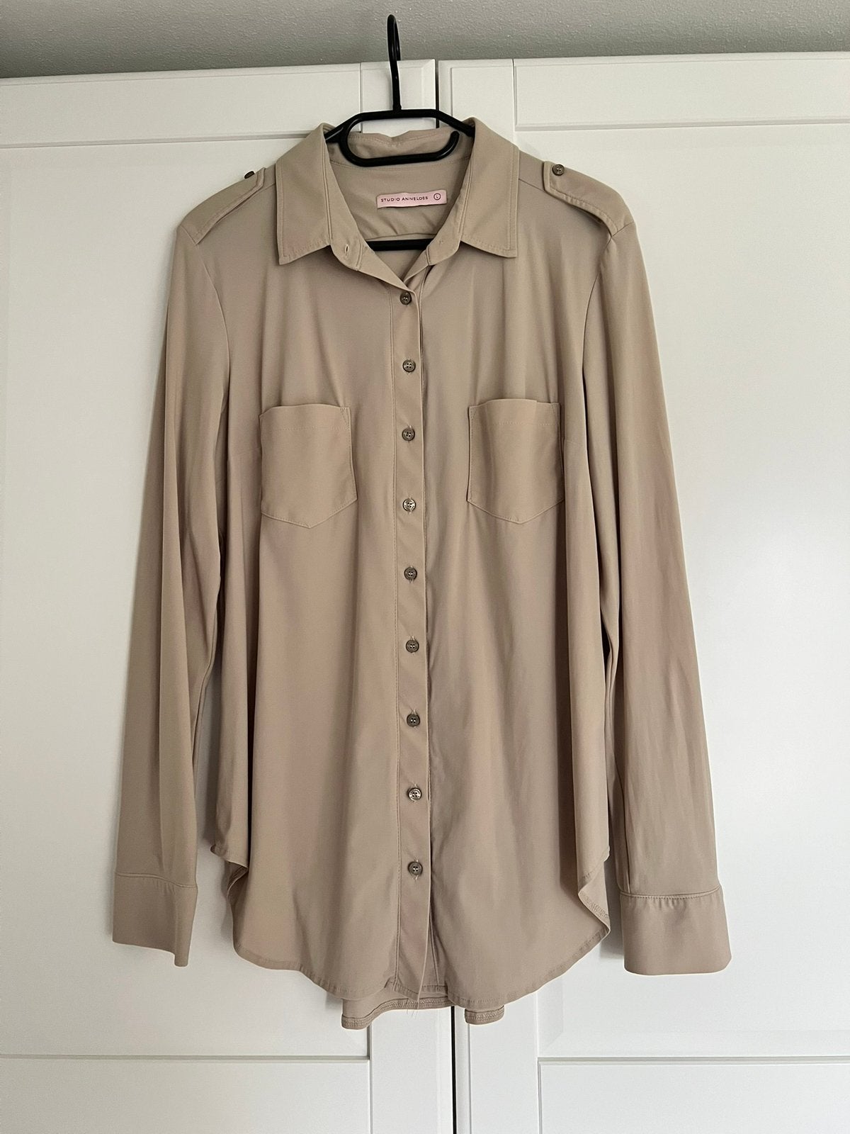Studio anneloes poppy blouse L zandkleur travelstof, Kleding | Dames, Beige, Maat 42/44 (L), Ophalen of Verzenden, Zo goed als nieuw