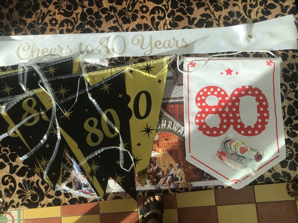 Versiering / slinger 80 jaar. GRATIS HALEN, Ophalen, Zo goed als nieuw, Versiering, Verjaardag