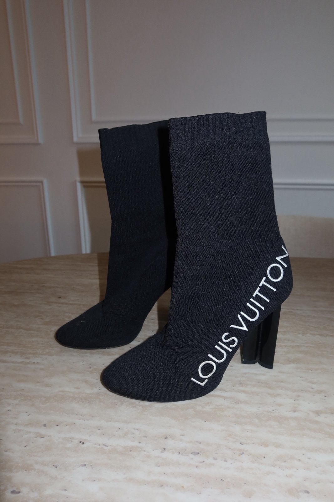 Louis Vuitton Black Knit Embroidered Heeled Sock Boots, Kleding | Dames, Zwart, Lage of Enkellaarzen, Ophalen of Verzenden, Gedragen