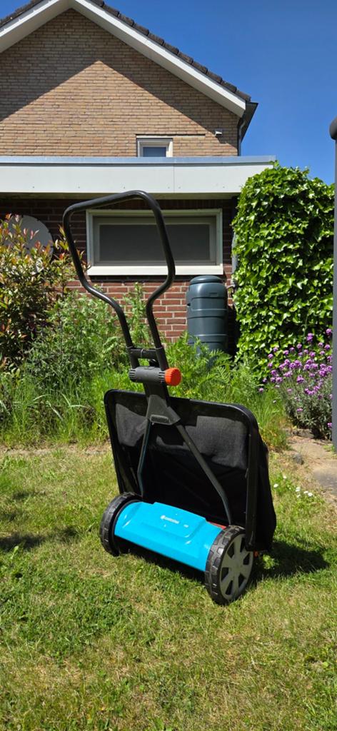 Gardena 330 handgrasmaaier met opvangbak, Tuin en Terras, Grasmaaiers, Kooimesmaaier, Ophalen, Gebruikt