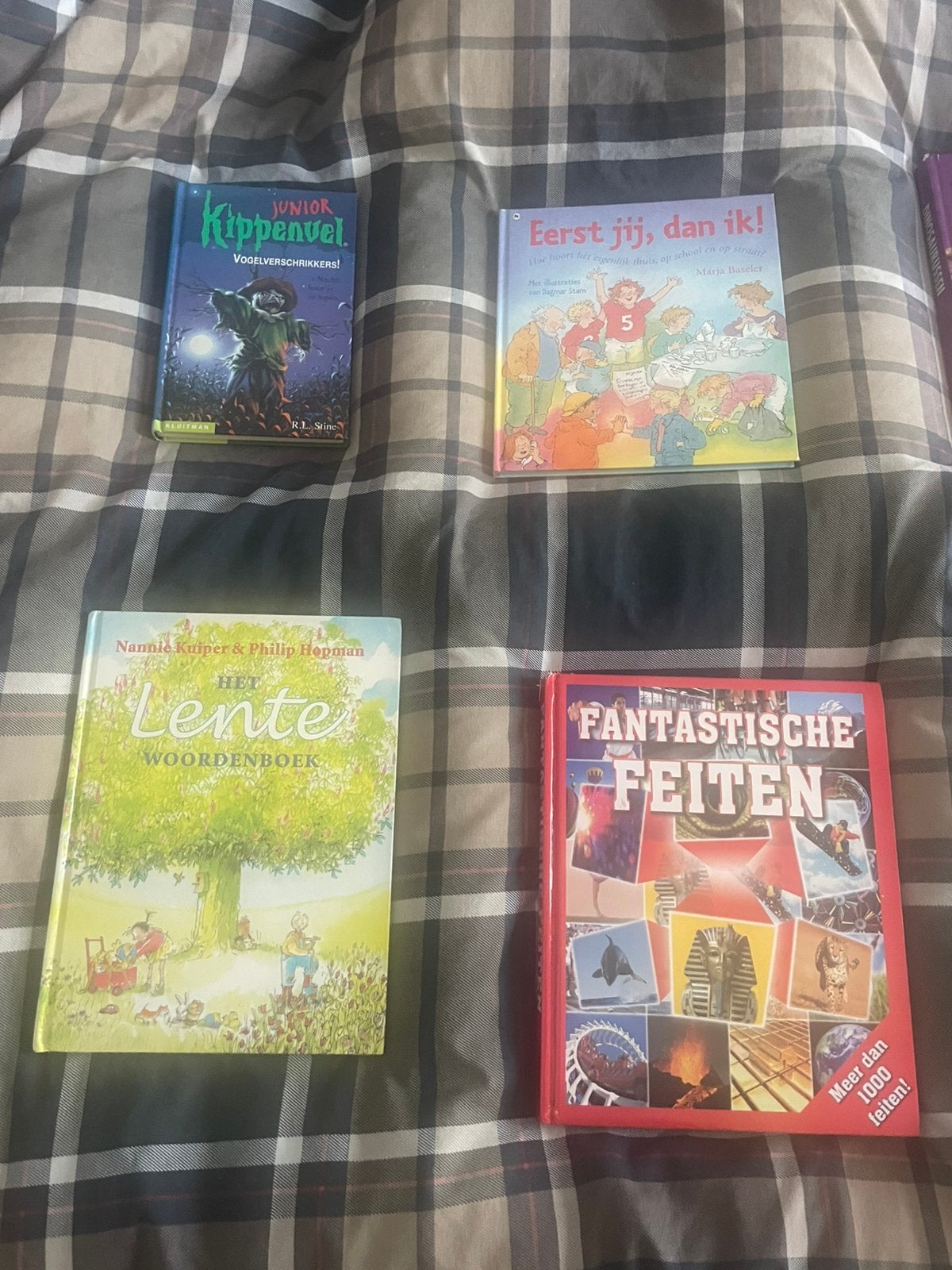 Boeken pokemon dinosaurus dogman, Ophalen of Verzenden, Zo goed als nieuw