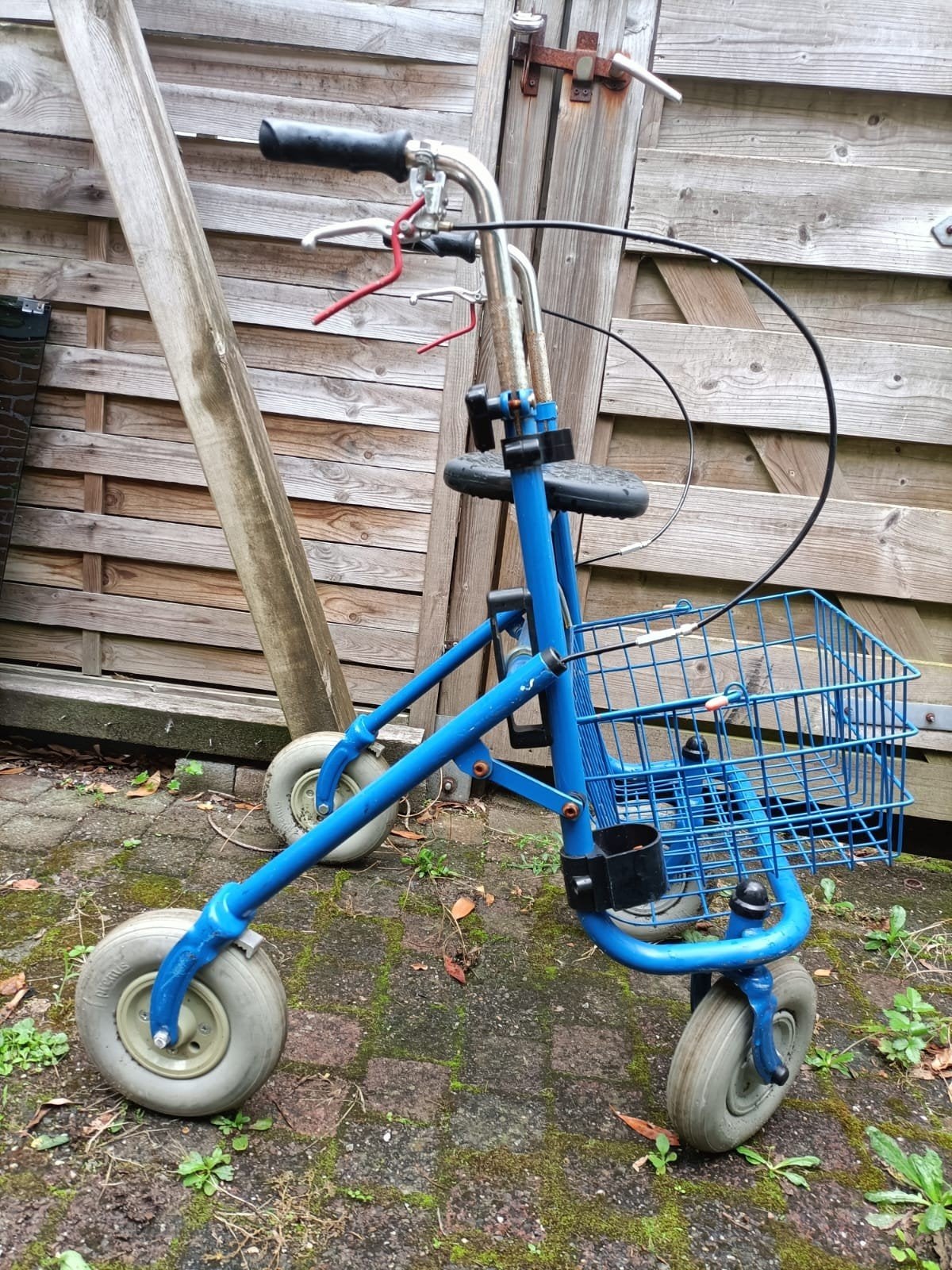 rollator met handige mandje en zitje, Diversen, Ophalen