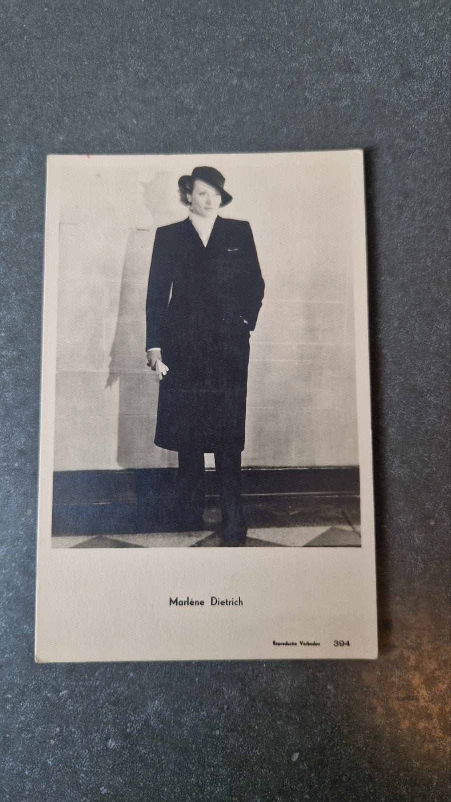 Marlene Dietrich Ansichtkaart - Hollywood 1931, Verzamelen, Ophalen of Verzenden, 1920 tot 1940, Ongelopen, Buiten Europa