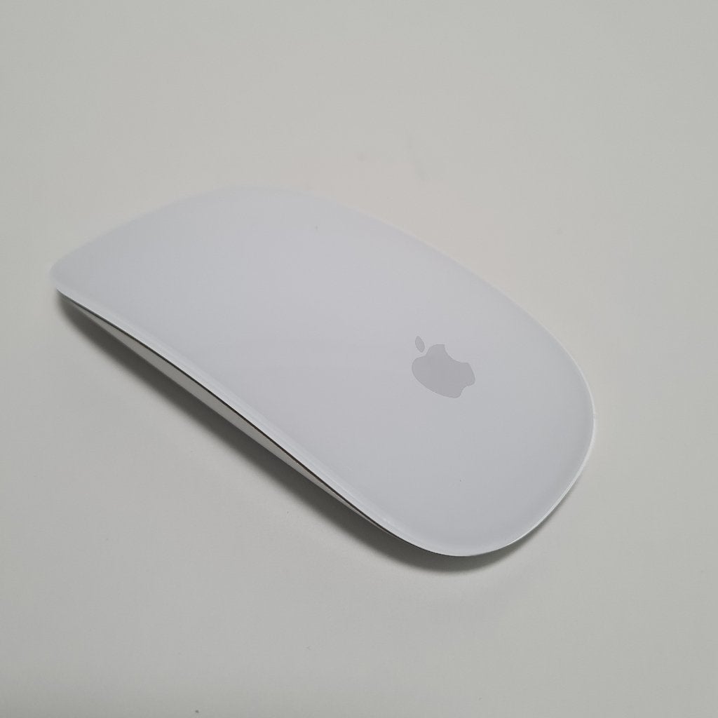 Apple Magic Mouse 2 | A1657 Lightning, Computers en Software, Muis, Gebruikt, Ophalen of Verzenden, Draadloos