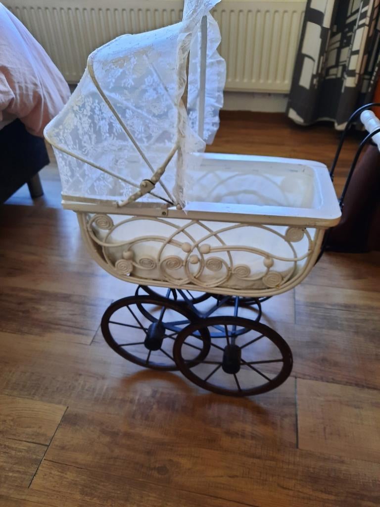 Kleine poppenwagen, Ophalen