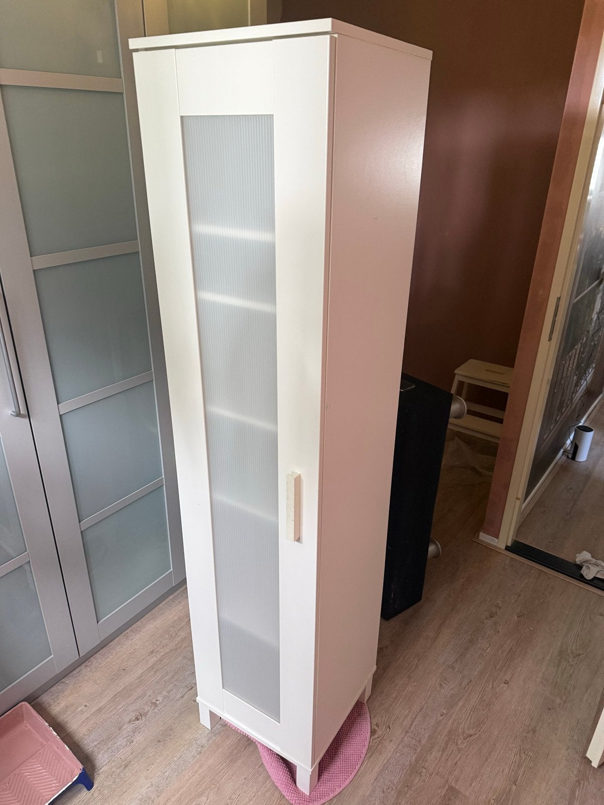 Smalle houten kast met 5 verstelbare planken, 180 cm hoog, Ophalen, Gebruikt