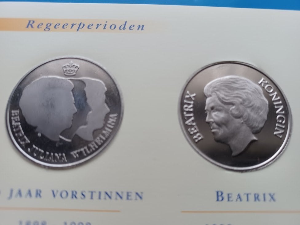 Penningen Rabobank 100 jaar "Nieuwe huisstijl 1994", Postzegels en Munten, Penningen en Medailles, Verzenden, Overige materialen