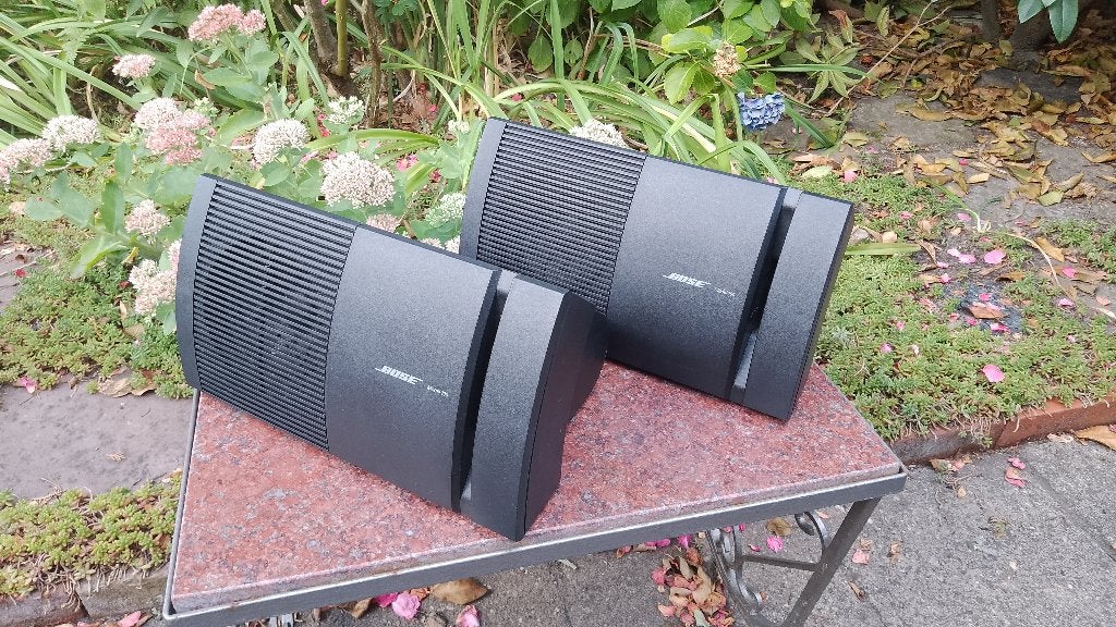 BOSE Model 100 vintage luidsprekers met muurbeugels, Stereo speakers, Ophalen of Verzenden, Zo goed als nieuw, 60 tot 120 watt