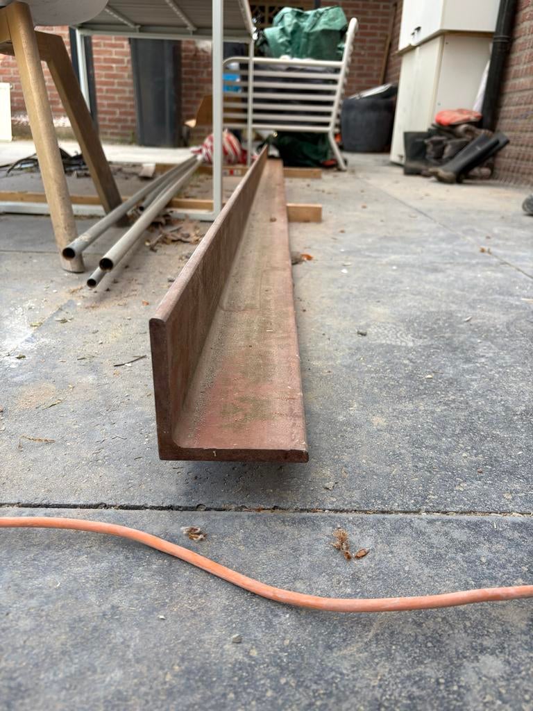 Hoeklijn 100x100x10, ca. 360 cm lang, Ophalen of Verzenden, Zo goed als nieuw, IJzer