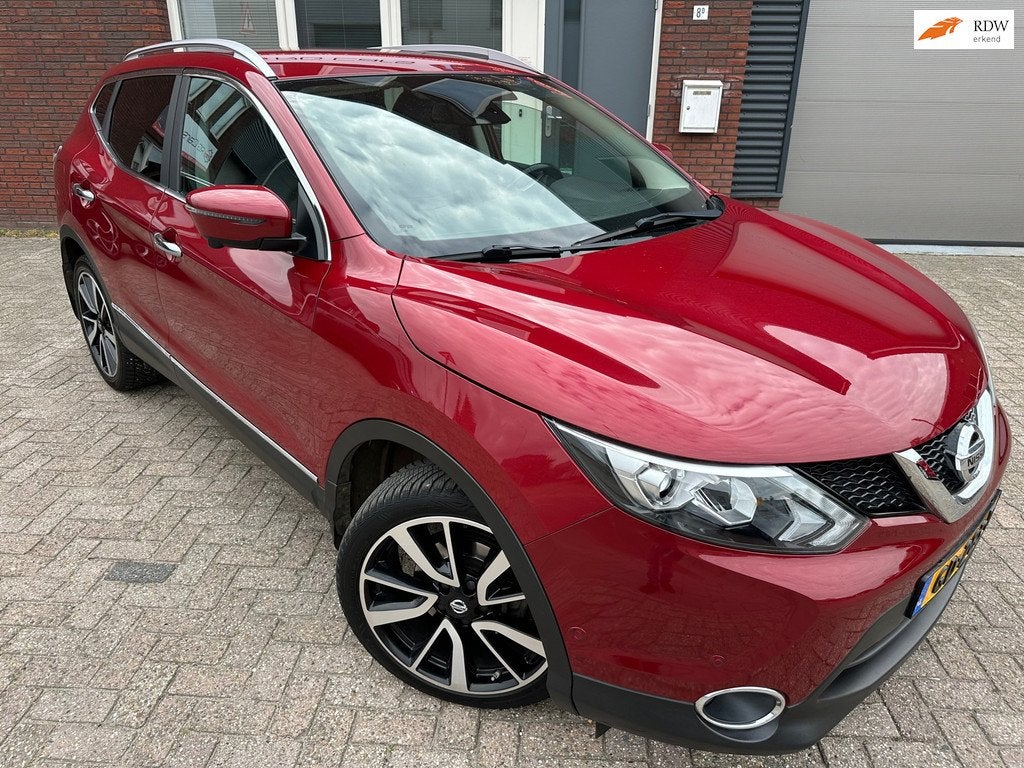 Nissan Qashqai 1.2 Tekna / Leder / Navi / 360 Camera / PDC /, Auto's, Nissan, Euro 5, Gebruikt, 4 cilinders, Met garantie (alle)