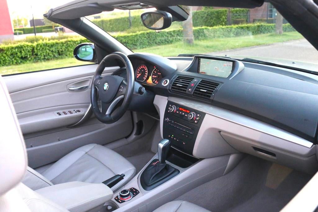 BMW 1-serie Cabrio 118i Cabriolet Aut 143Pk Full Option 1e e, Achterwielaandrijving, Beige, Cabriolet, 4 stoelen