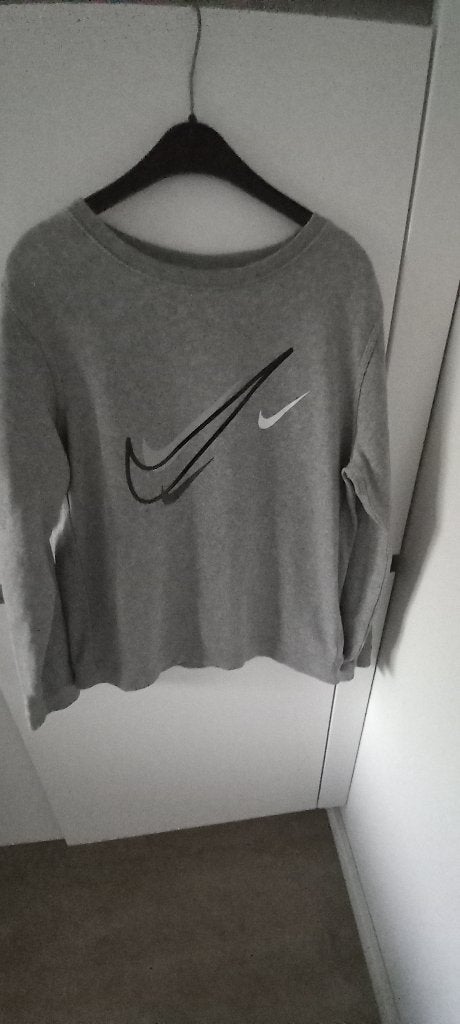 Nike grijze sweater maat 158-170., Gebruikt, Trui of Vest, Ophalen of Verzenden, Nike
