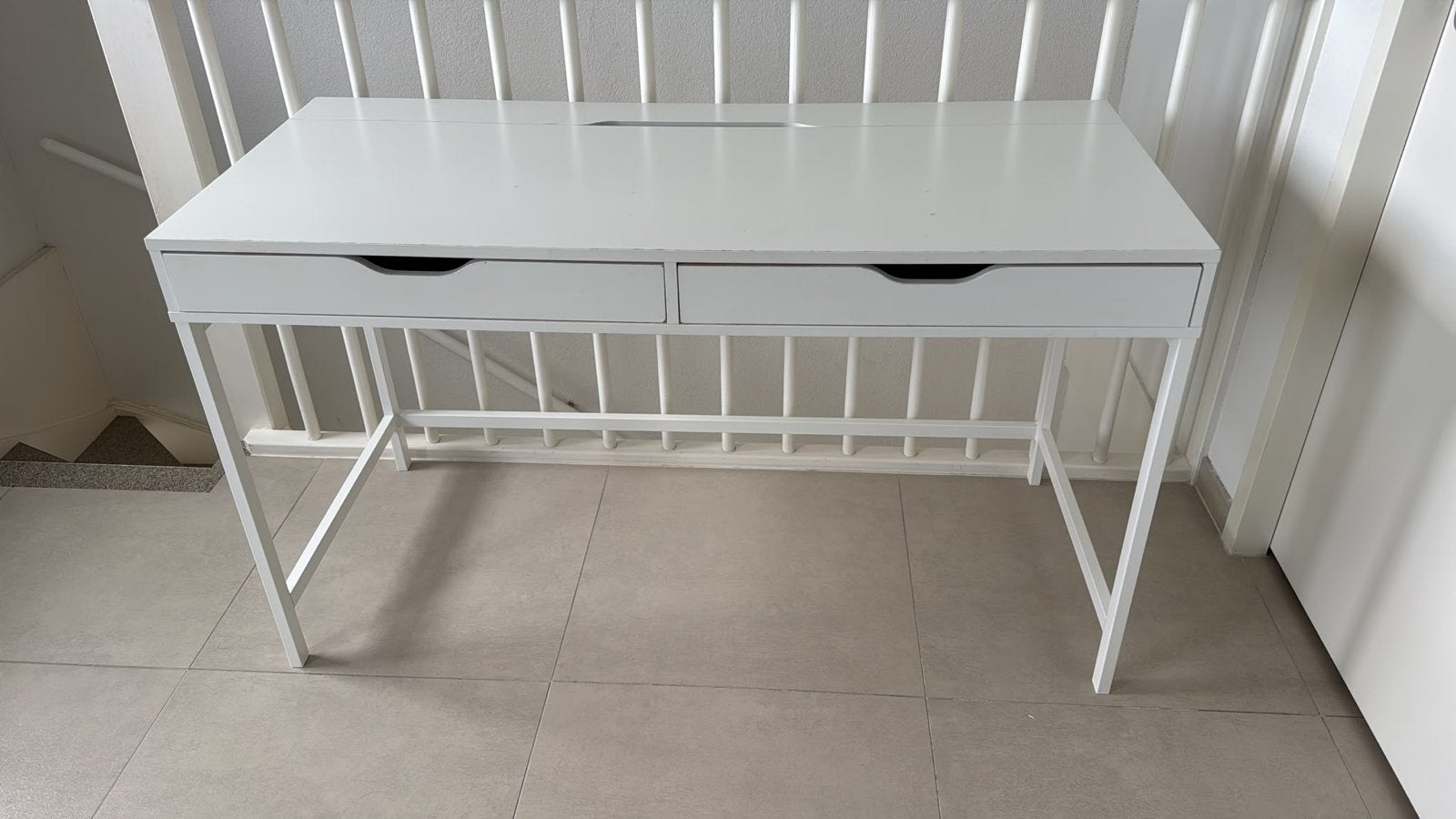 Wit ikea bureau met lades, Ophalen, Gebruikt, Met lades, Spaanplaat of MDF