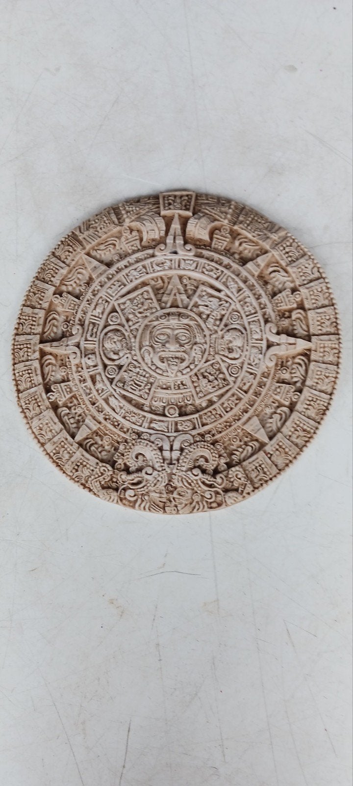 AZTEEKSE MAYAN ZONNESTEEN /  KALENDER  MUUR PLAQUETTE 28 CM, Antiek en Kunst, Ophalen of Verzenden