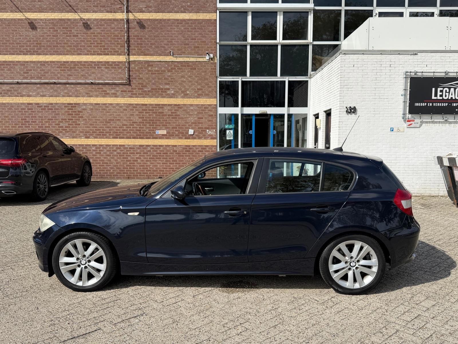 BMW 1-serie 120i Anniversary - LEER - RIJDT EN SCHAKELT GOED, Auto's, Achterwielaandrijving, 4 cilinders, 150 pk, Blauw