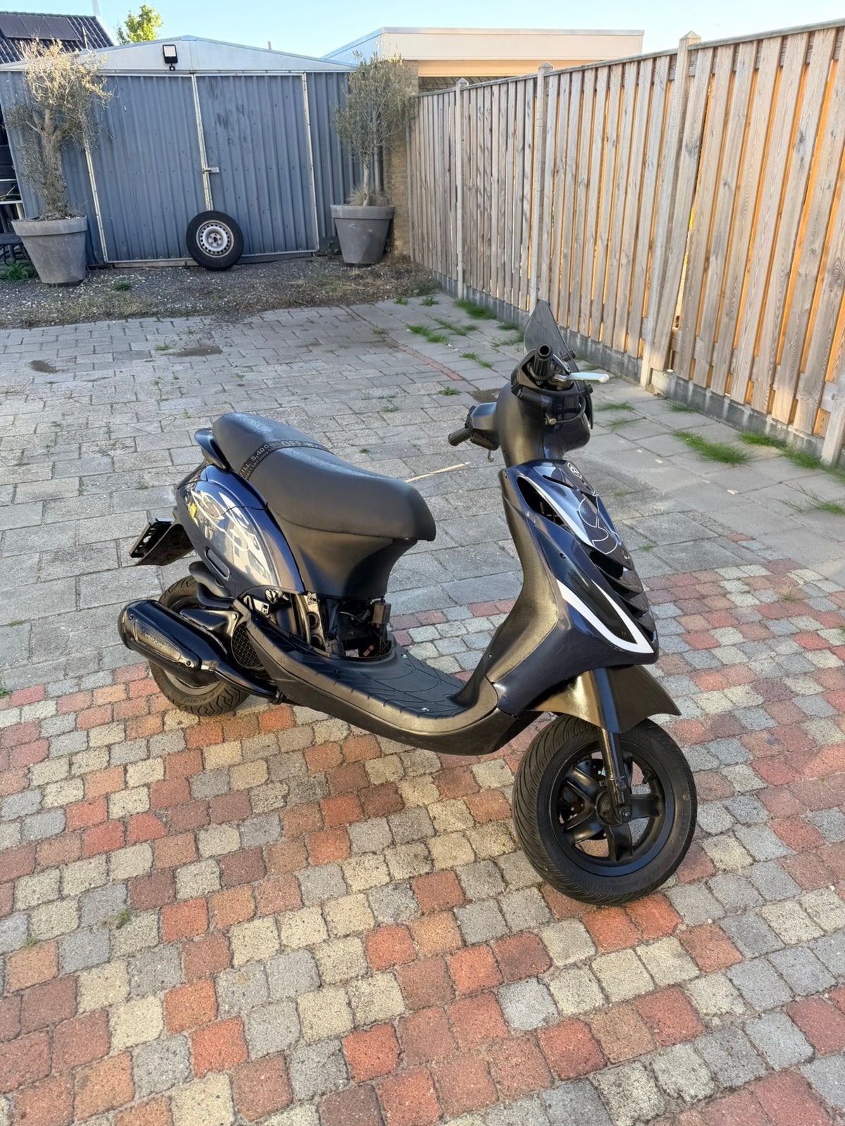 Piaggio zip 150 snor, Fietsen en Brommers, Ophalen, Zo goed als nieuw, Tweetakt, Zip