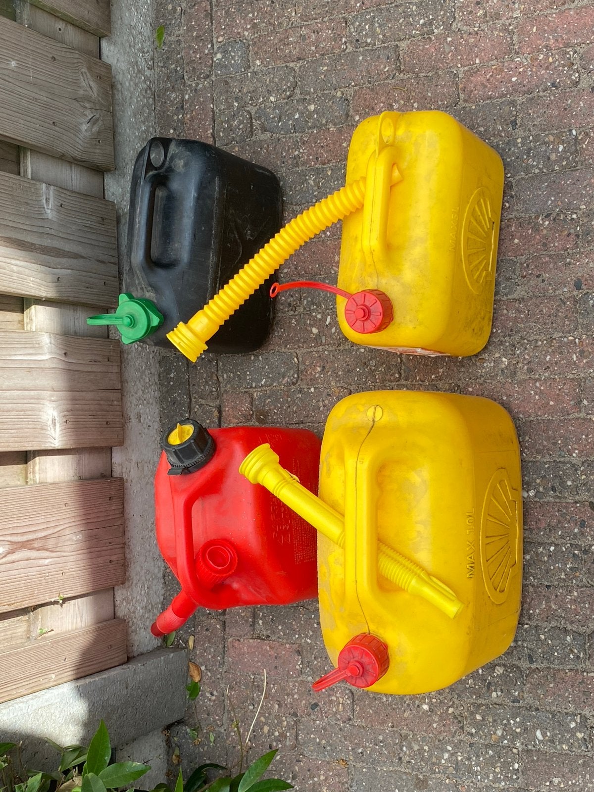4 jerrycans, goed schoon en makkelijk in te schenken, Ophalen, Gebruikt