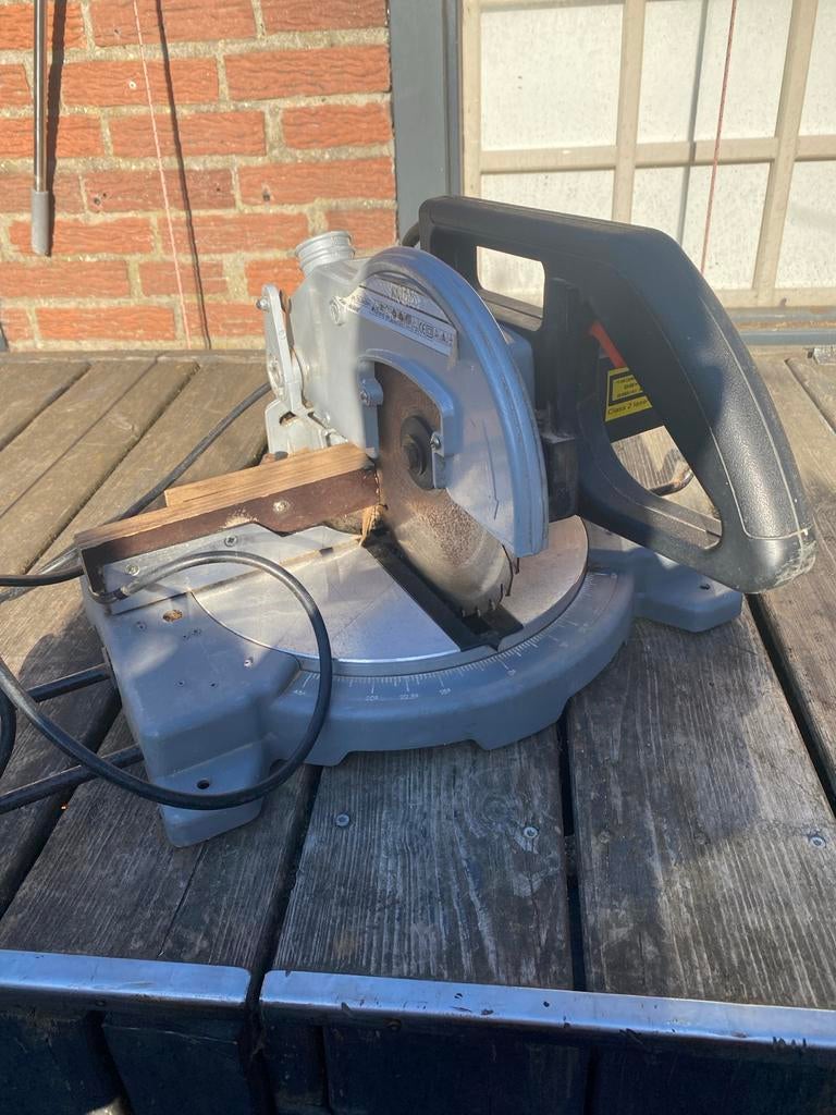 Kinzo afkortzaag 1200W, Gebruikt, Ophalen of Verzenden, Afkortzaag, 30 tot 70 mm