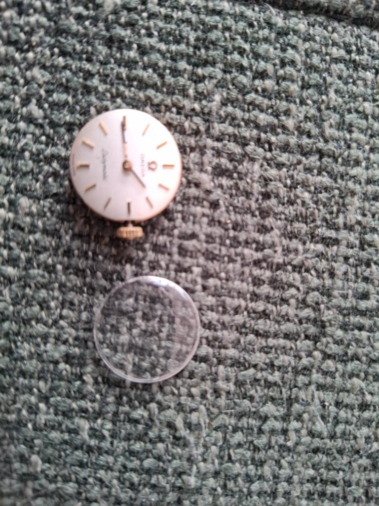 Omega horloge onderdelen: wijzerplaat en glas, Antiek en Kunst, Antiek | Overige Antiek, Ophalen of Verzenden
