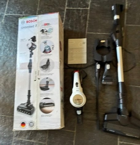 Bosch draadloze steelstofzuiger Unlimited 7, Gebruikt, Bosch, Inclusief accessoires, Ophalen of Verzenden