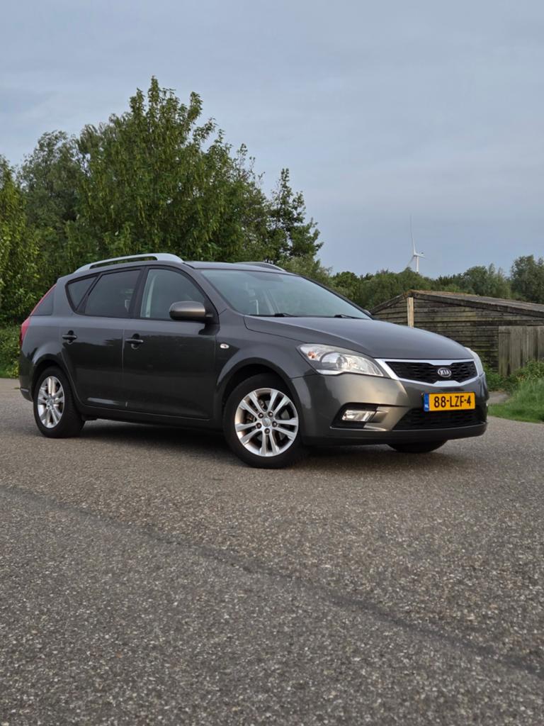 KIA CEED SW 1.4 CVVT | AIRCO | CRUISE | NAVI | Nieuwe APK, Voorwielaandrijving, 4 cilinders, 1396 cc, Leder en Stof