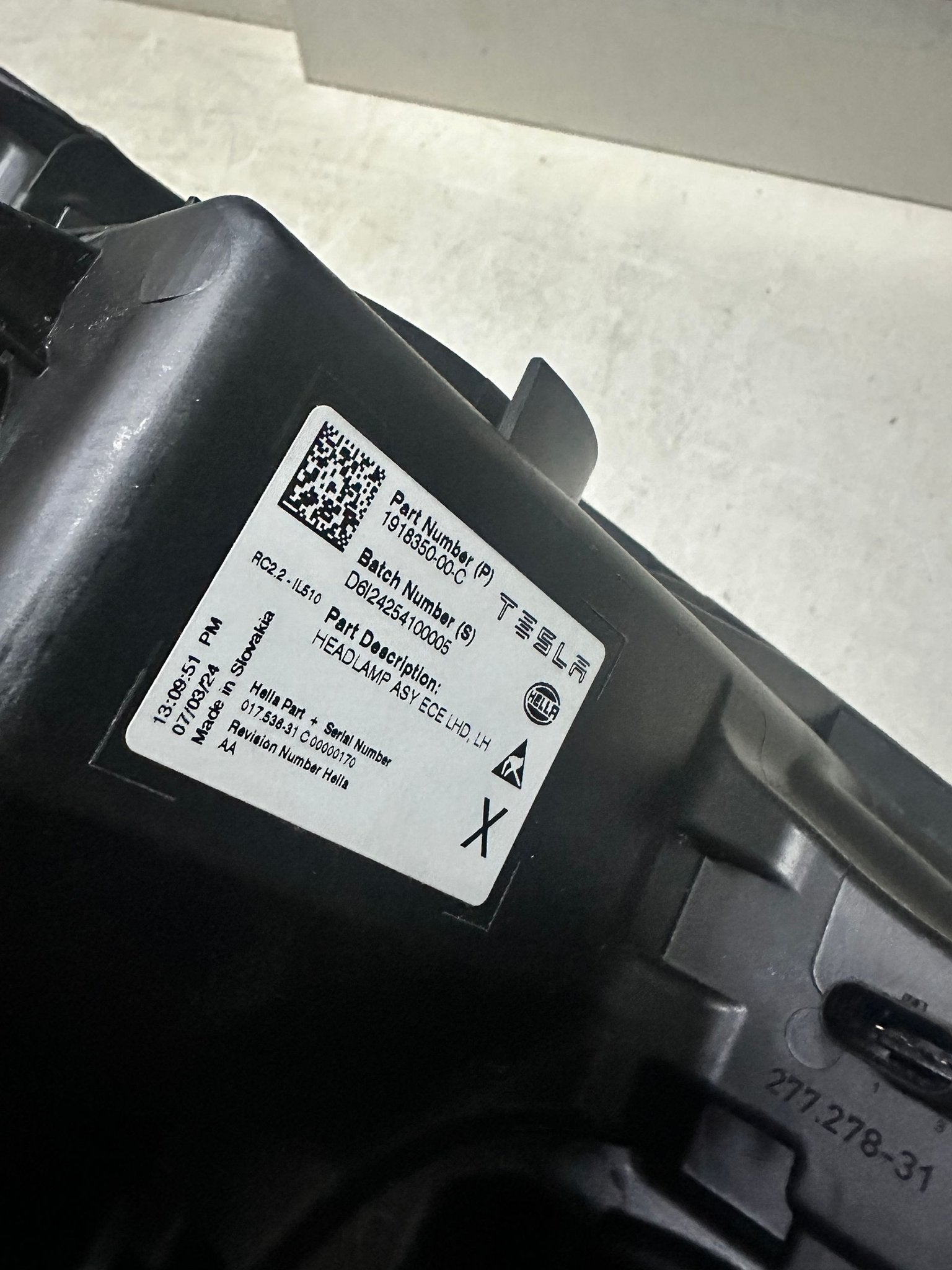 Foto 5 van Koplamp Tesla Model Y Juniper Full led 1918350-00-C links