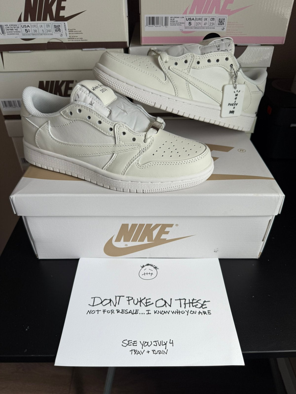 Nike Air Jordan 1 Low Travis Scott White Maat 38 & 39, Kleding | Dames, Schoenen, Wit, Nieuw, Ophalen of Verzenden, Sneakers of Gympen