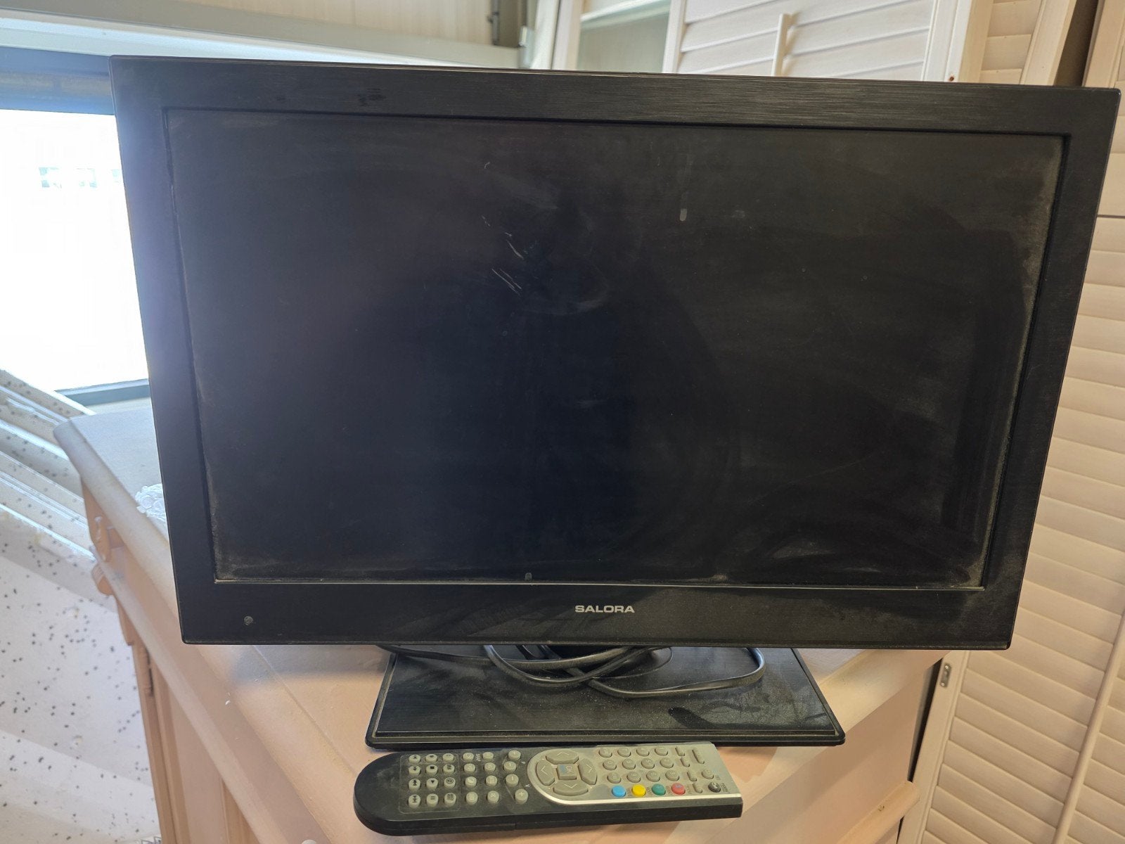 Salora 22inch LED7005TD TV met ingebouwde DVD-speler, 50 Hz, HD Ready (720p), 40 tot 60 cm, Ophalen