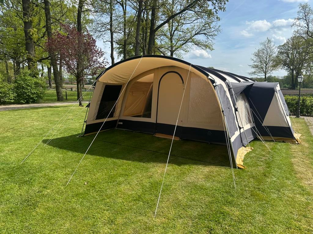 Obelink Amazonas 600 familietent – zeer ruim, Caravans en Kamperen, Ophalen, Zo goed als nieuw