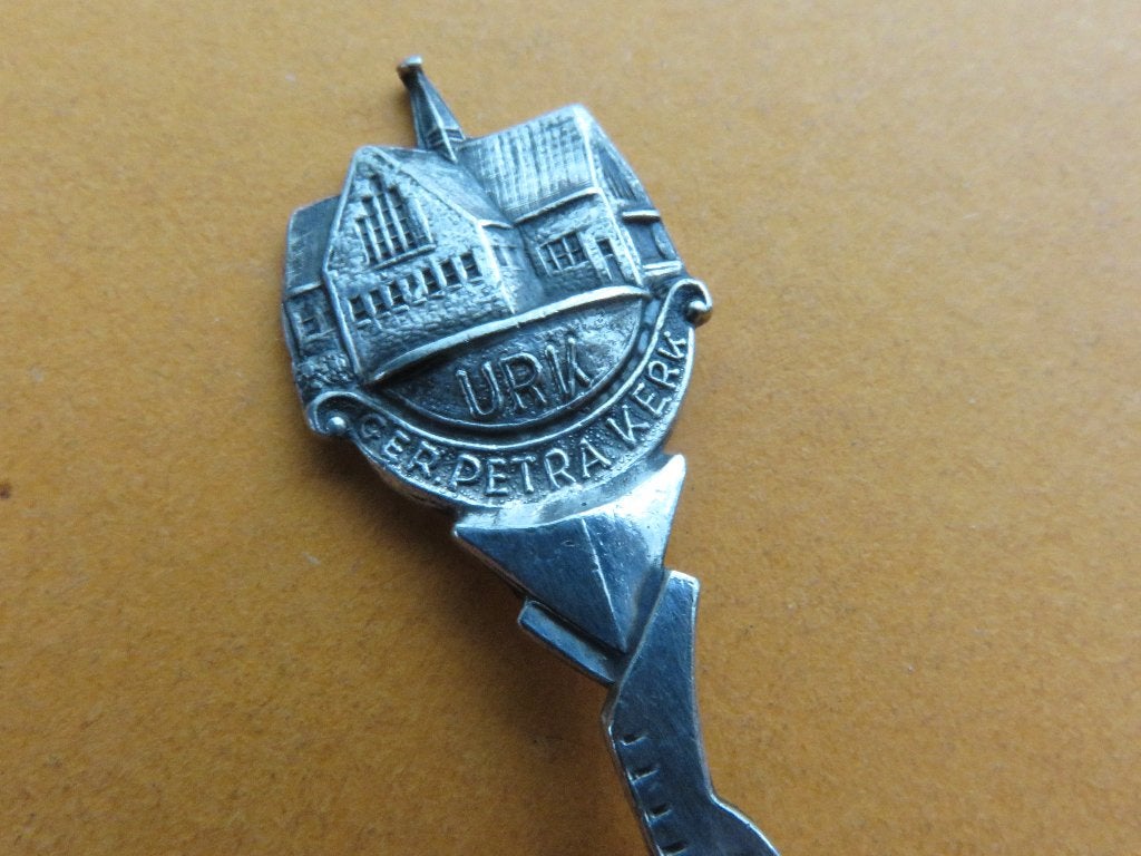 Urk .Petra kerk lepeltje , gebruikte staat, Verzenden