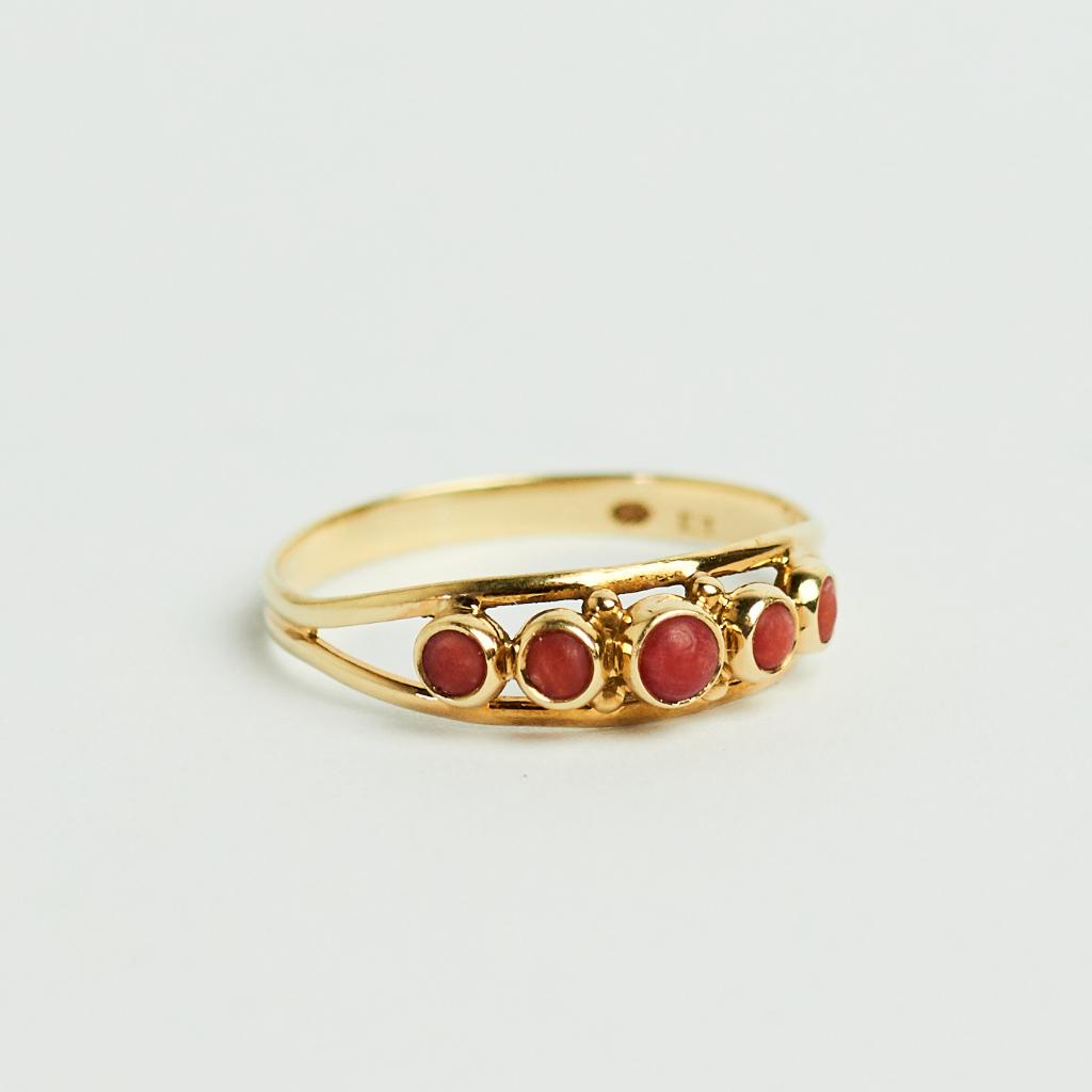 Vintage jaren 70 gouden ring bloedkoraal 14 karaat goud, Ophalen of Verzenden, Met edelsteen, Dame, Goud