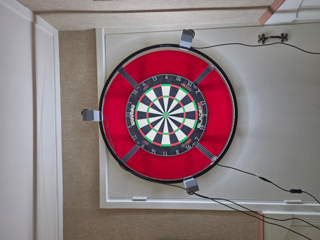 Foto 6 van Autodarts Complete Set (Inclusief Camera's & Verlichting)