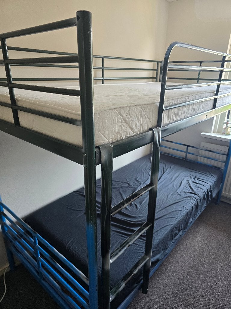 Stapelbed SVARTA / IKEA, Ophalen, 90 cm, 160 tot 180 cm, Tweepersoons