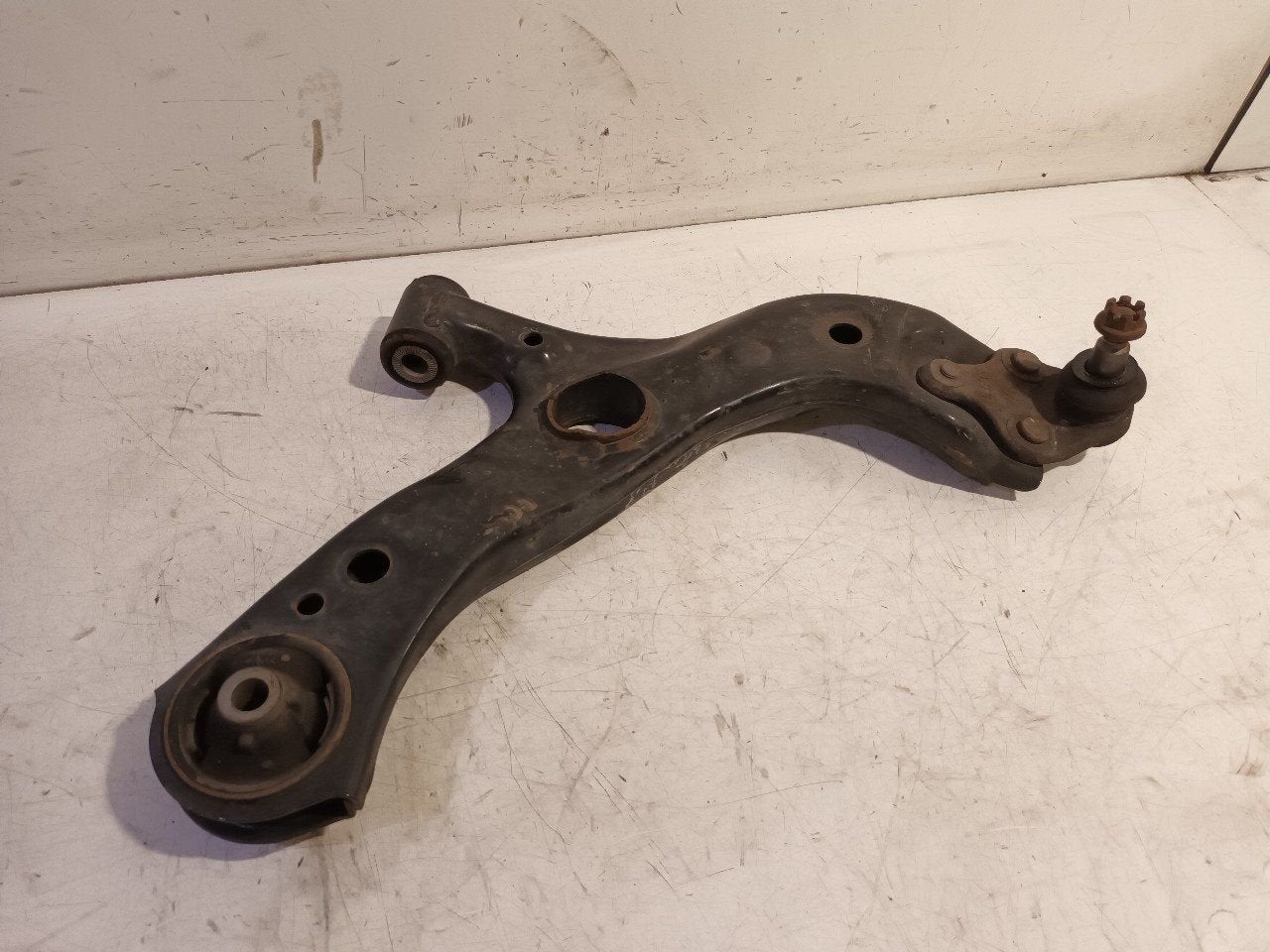 Draagarm rechts voor Toyota C-HR, Onderdelen@venauto.nl, Van der Ven Autorecycling B.V., Gebruikt, Ettenseweg 76, 4706 PB Roosendaal, The Netherlands