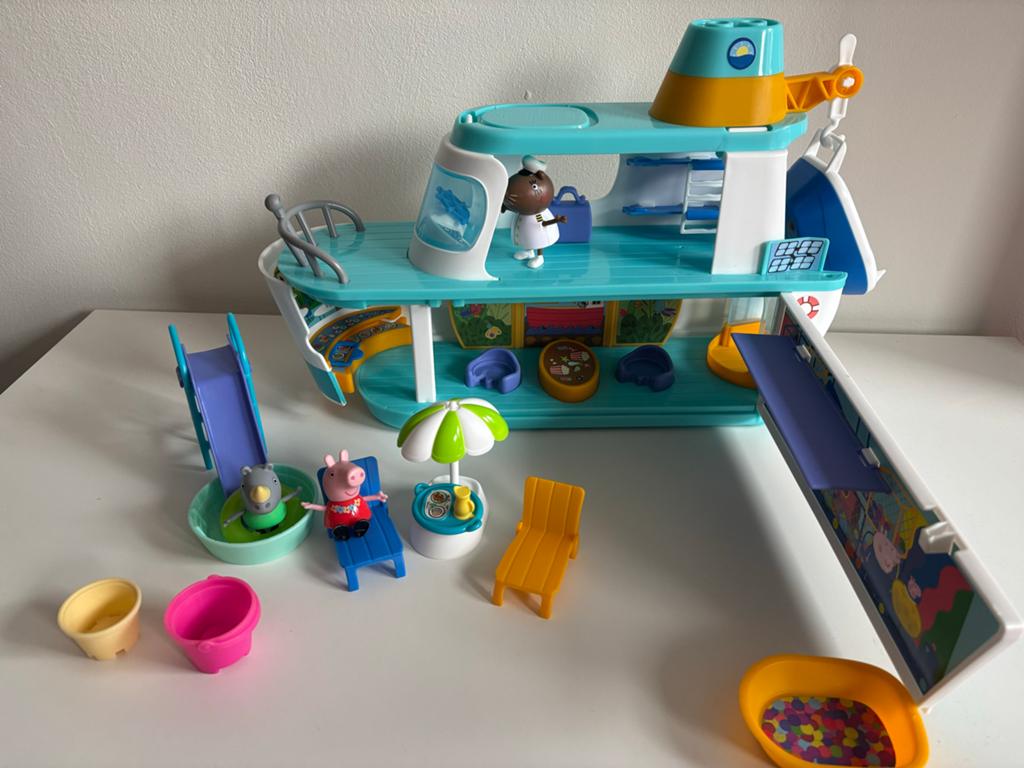 Peppa Pig Cruise Schip Speelset met Accessoires, Ophalen, Zo goed als nieuw, Jongen of Meisje