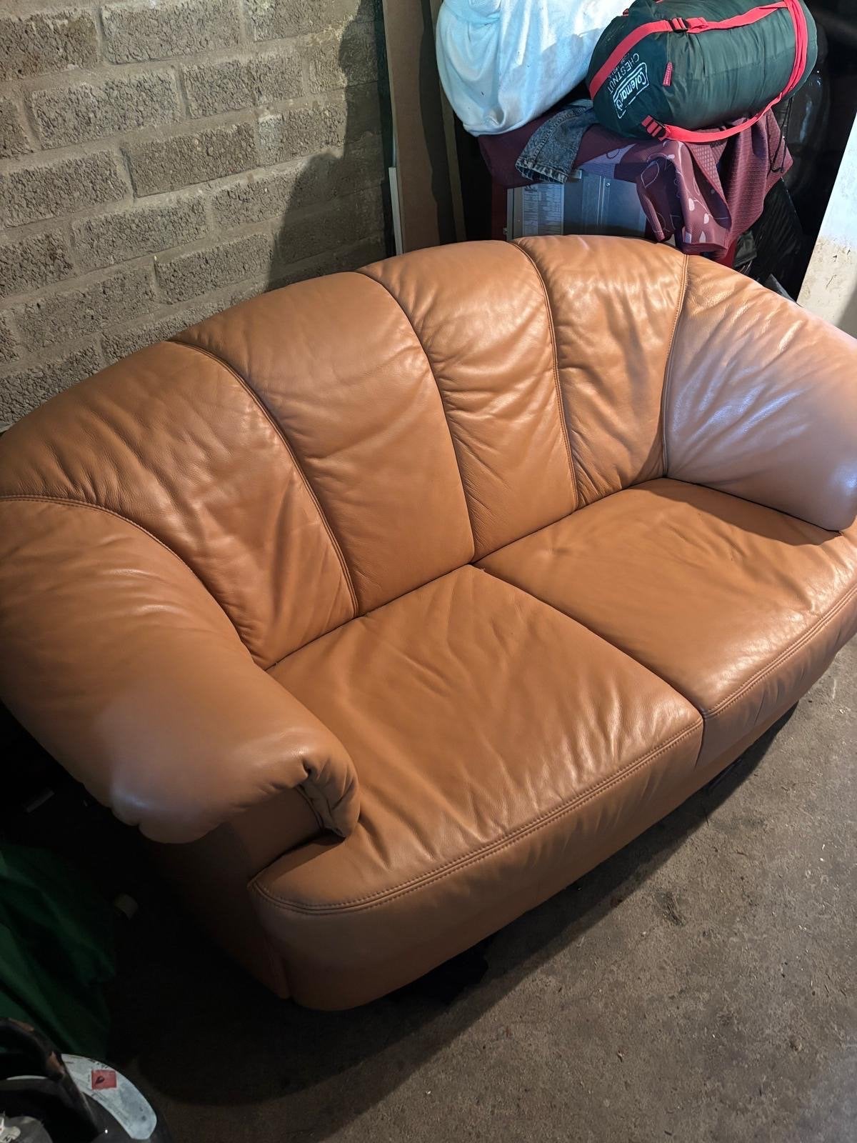 Comfortabele leren bank in zeer goede staat, Ophalen, Overige materialen, Spreekt voor zich, Minder dan 75 cm