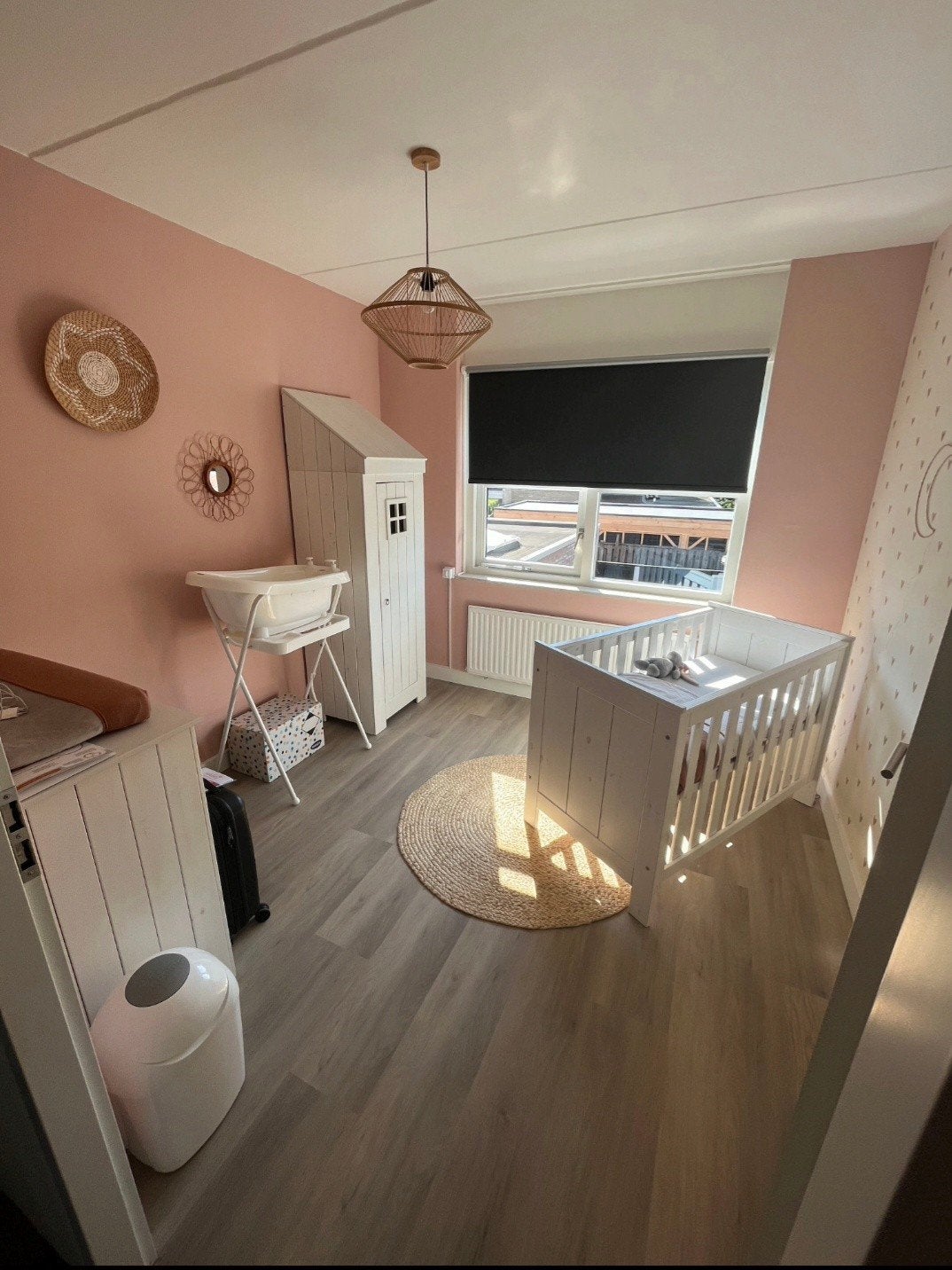 Complete babykamer: ledikant met matras, commode, kast, Ophalen, Zo goed als nieuw, Jongetje of Meisje