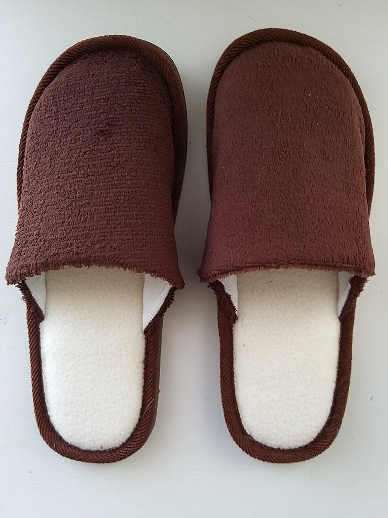 Nieuwe bruine badstof fleece pantoffels sloffen, maat 41, Kleding | Dames, Schoenen, Bruin, Nieuw, Ophalen of Verzenden, Pantoffels of Sloffen