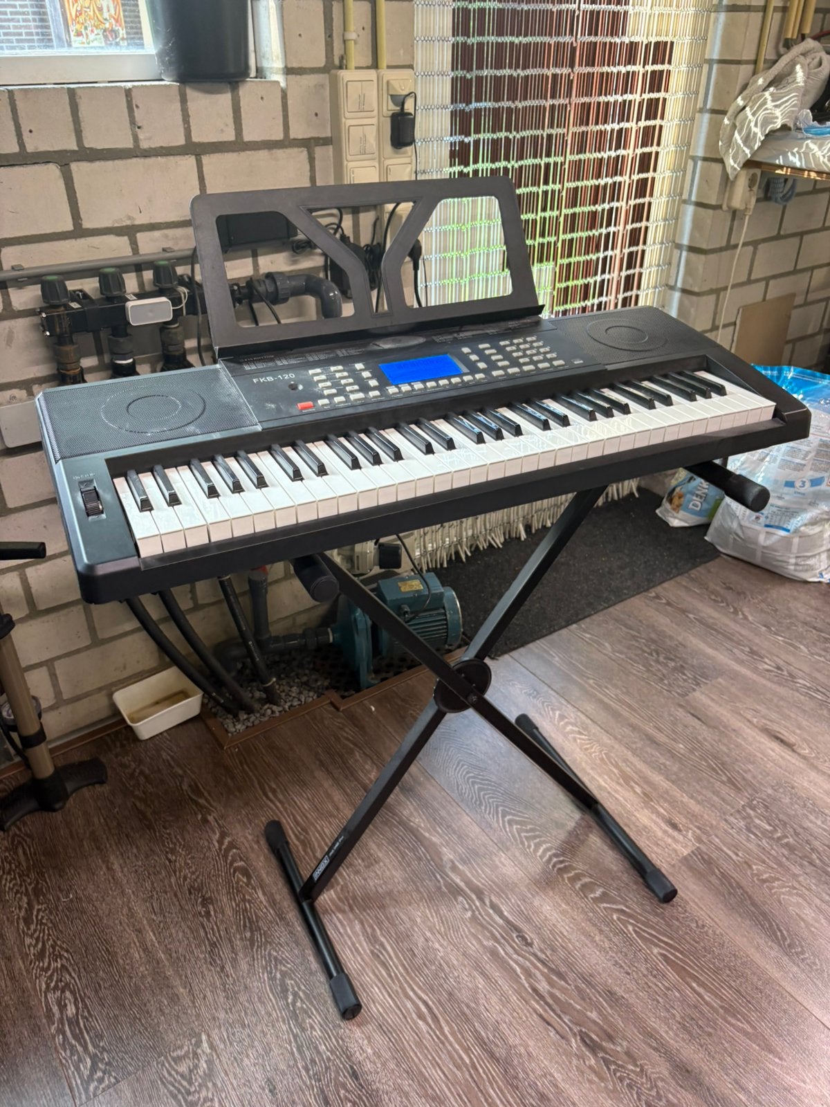 Keyboard, Muziek en Instrumenten, Keyboards, Ophalen, Zo goed als nieuw, 61 toetsen, Overige merken