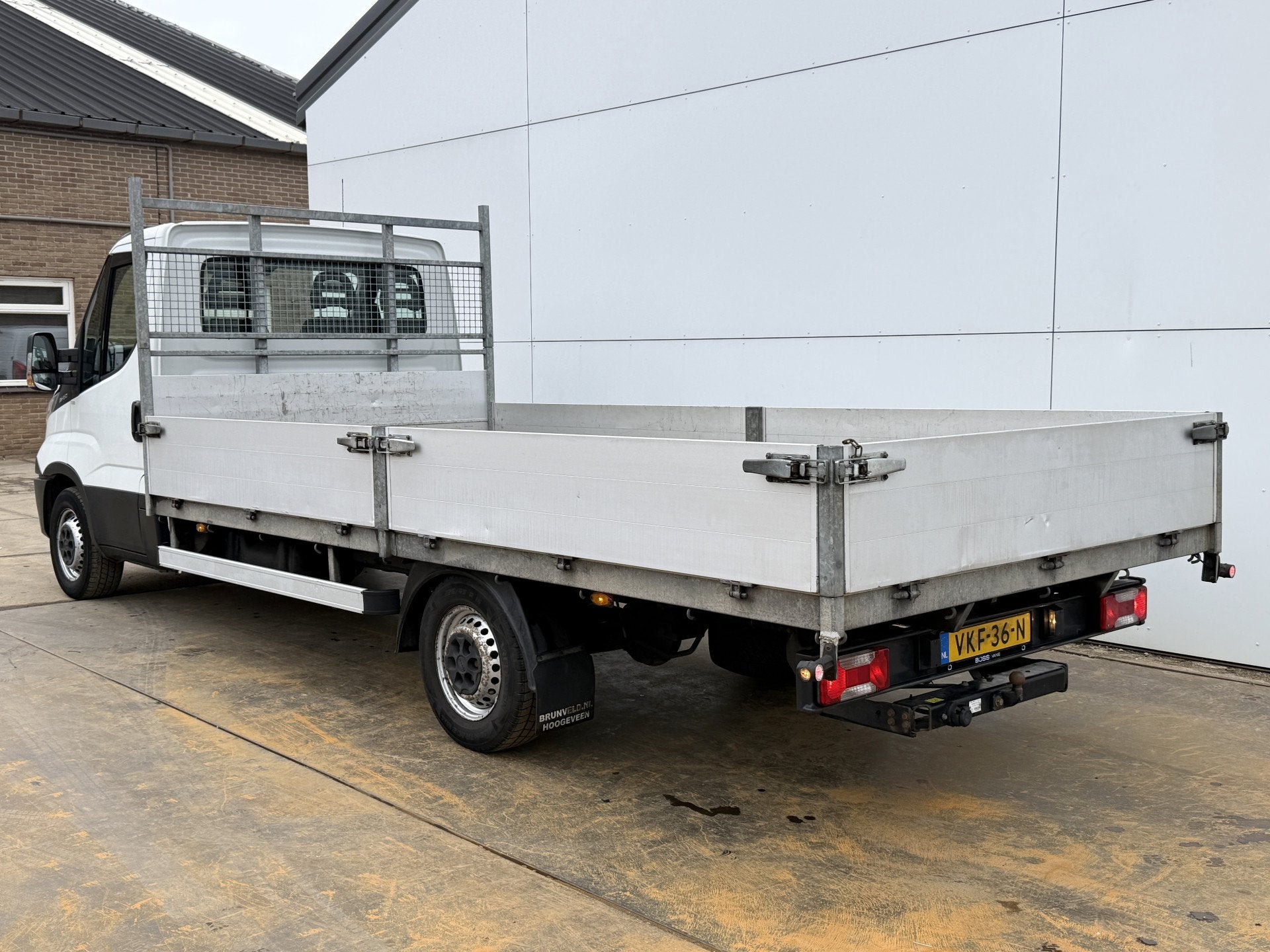 Iveco Daily 35S15 3.0 L4 Open laadbak Cruise control Luchtge, Euro 5, Gebruikt, Zwart, 4 cilinders