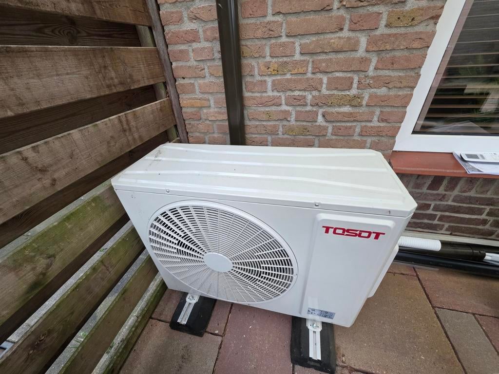 Tosot Airco Set: 1 Buitenunit, 2 Binnenunits (uitbreidbaar), Witgoed en Apparatuur, Airco's, Ophalen, 3 snelheden of meer, Afstandsbediening