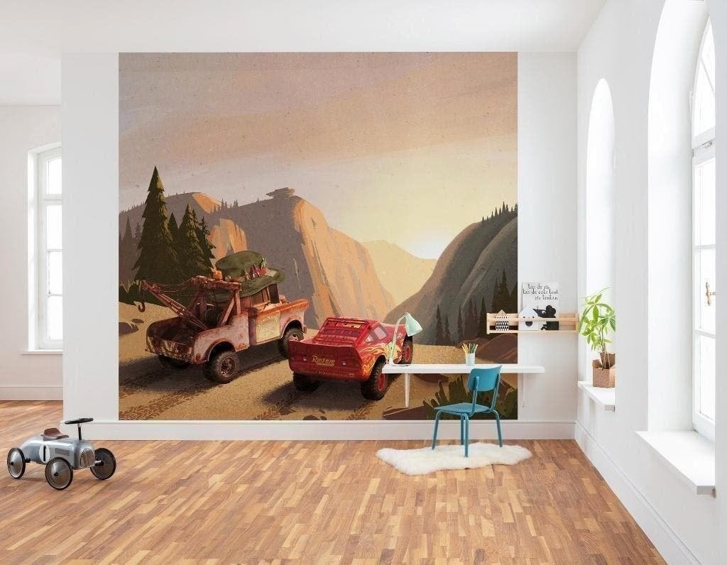 Disney Cars Behang Sundown - 300x280 cm - Gratis Verzending, Huis en Inrichting, Verzenden, Vliesbehang, 5 tot 10 m², Komar