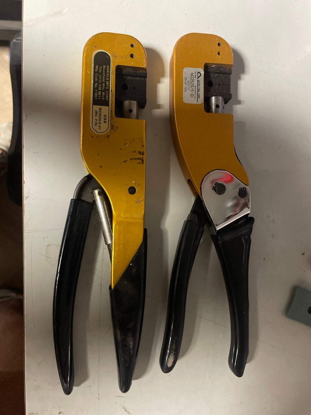 Daniels Mfg Corp HX4 M22520/5-01 Krimptang, Ophalen of Verzenden, Gebruikt, Tang, Overige merken