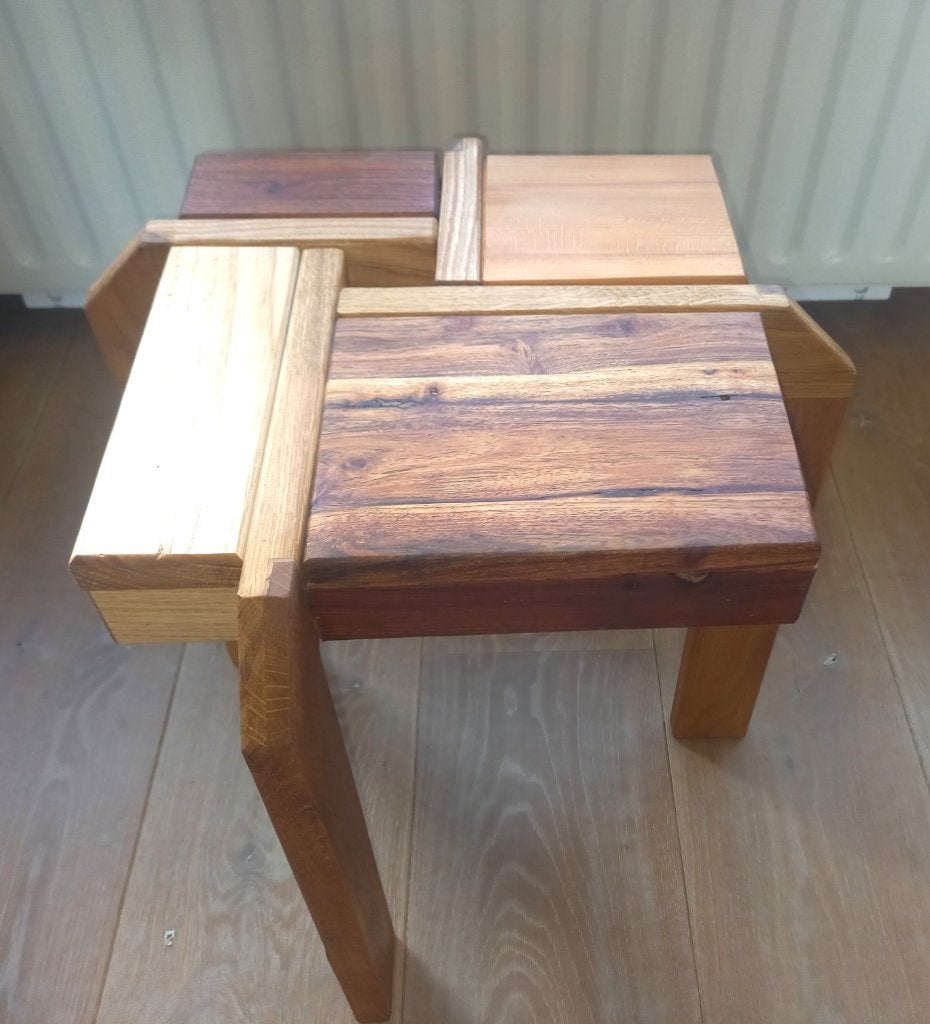 uniek massief houten bijzettafel / krukje, 45 tot 60 cm, Minder dan 55 cm, Rond, Nieuw