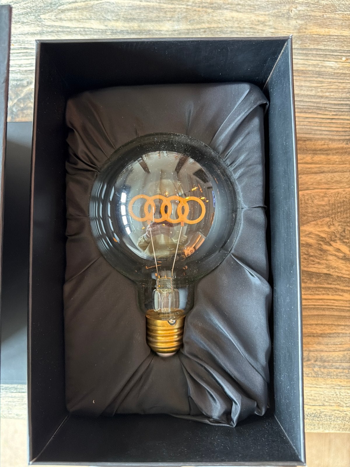 Audi LED Lamp - Uniek cadeau voor de Audi liefhebber!, Zwart, Nieuw, Ophalen of Verzenden, Modern