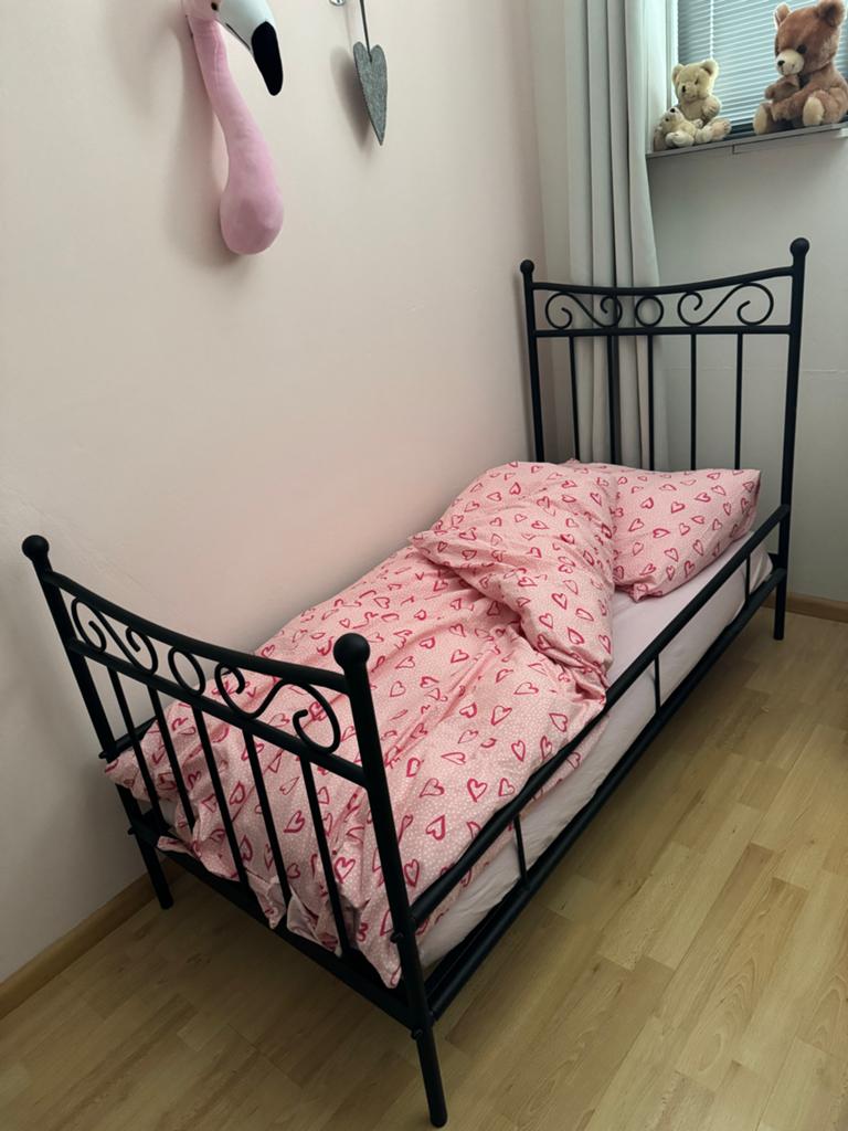 Kinderbed 75x160 met matras en beddengoed, perfecte staat, Ophalen, Zwart, 190 cm of minder, Zo goed als nieuw