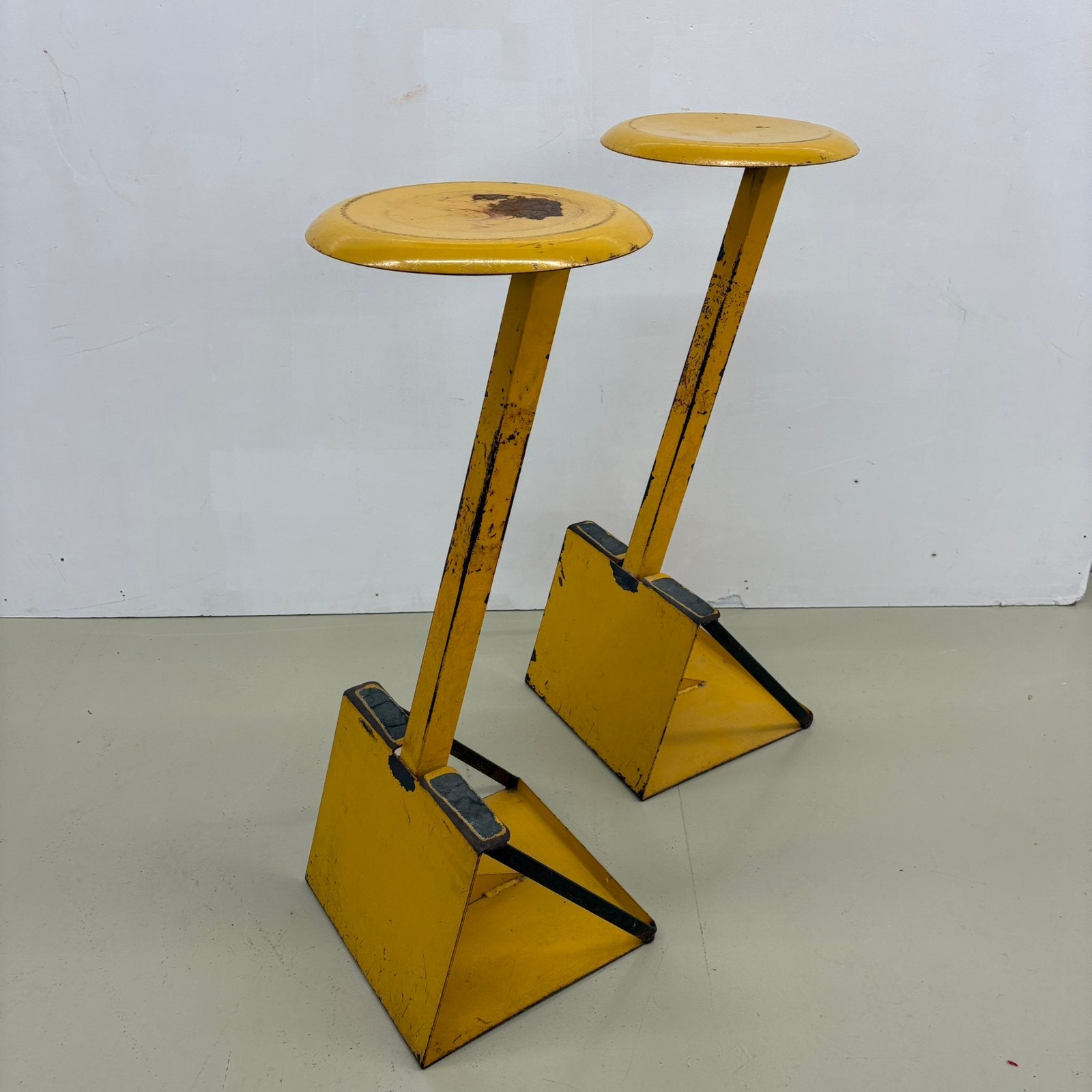 Italiaanse jaren zestig design krukken, Ophalen, Gebruikt, Met voetsteun, .