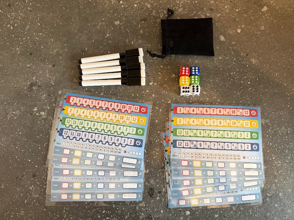Qwixx Dubbel XX – 10x Gelamineerde Scorekaarten, Vijf spelers of meer, Ophalen of Verzenden, Zo goed als nieuw