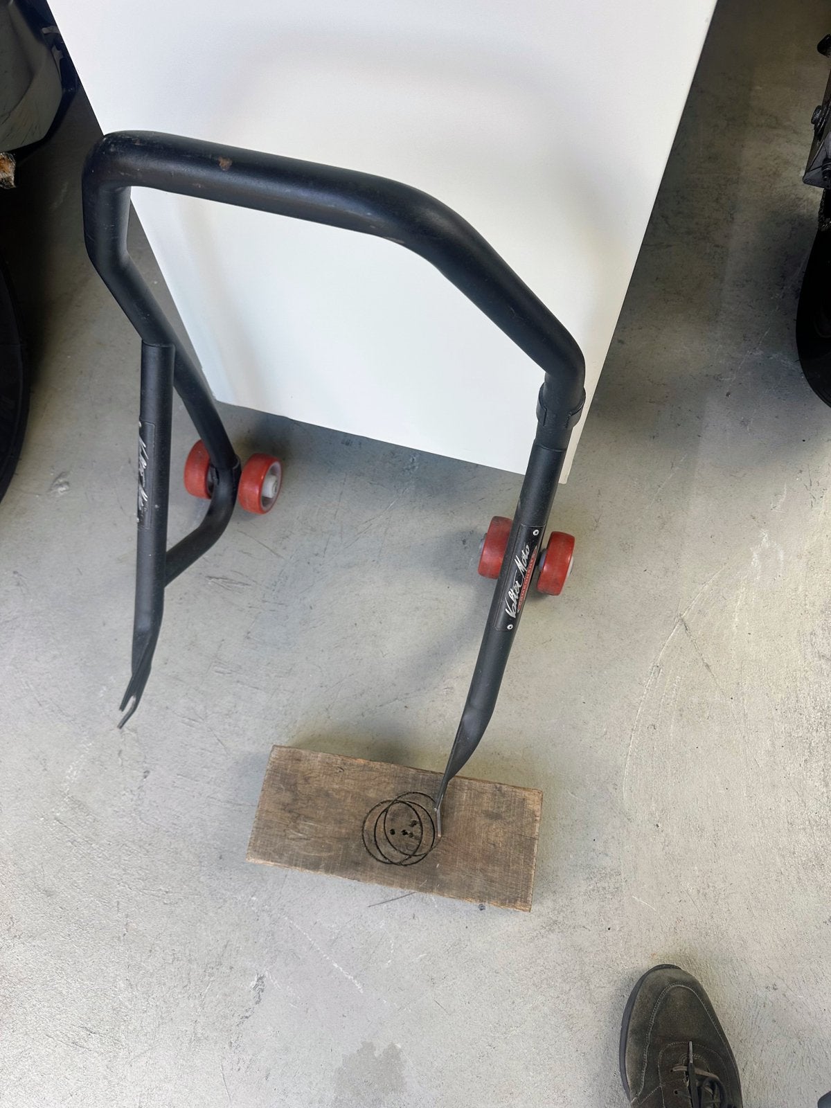 Paddock standaards Valter Moto, Motoren, Ophalen, Gebruikt
