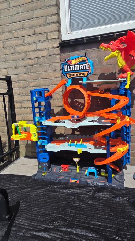 Hot Wheels Ultimate Garage met draak, Ophalen, Gebruikt